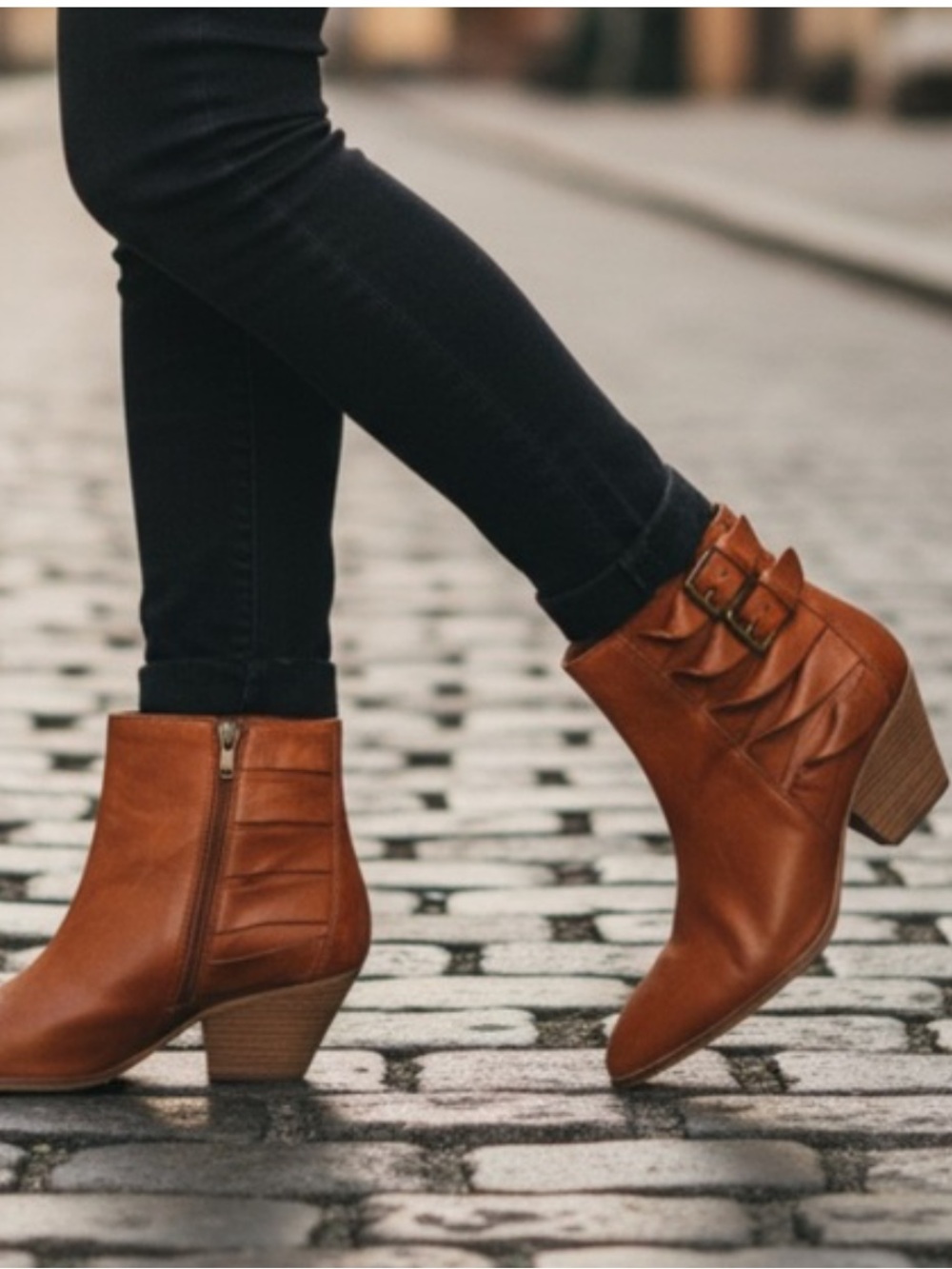 Frye Reina Cognac Pointed Toe Ankle Booties 7.5